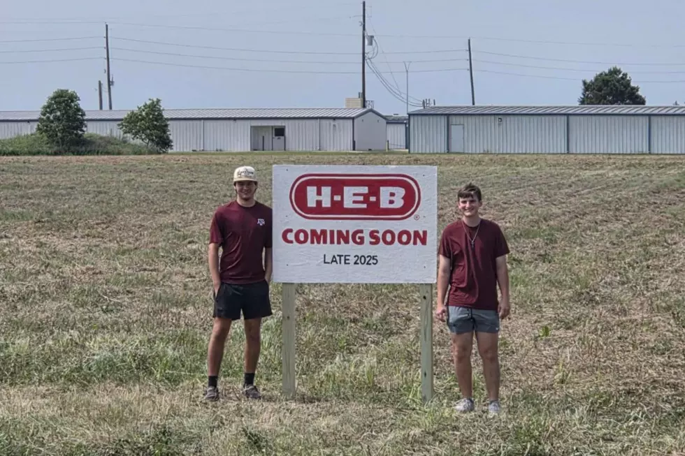 2 Seniors Just Fooled Their Entire Town With the Most Texas Prank